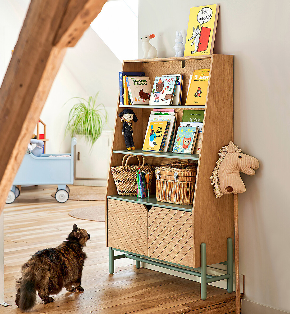 bibliotheque scandi retro enfant